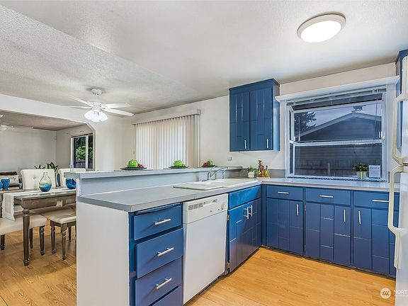 4th image of 14402 8th Avenue Ct S