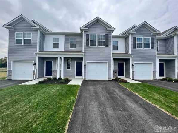 395 Mazzeo Dr, Glassboro, NJ 08028
