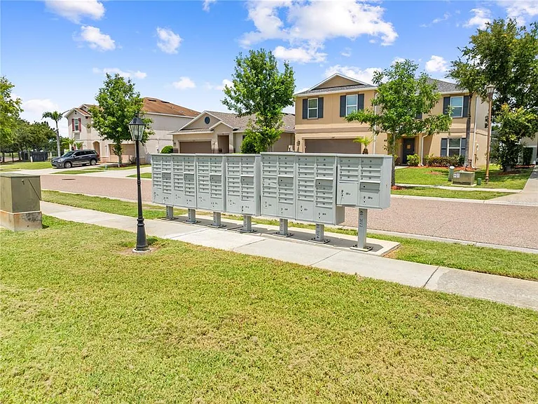 4704 Ruby Red Ln — Photo 71