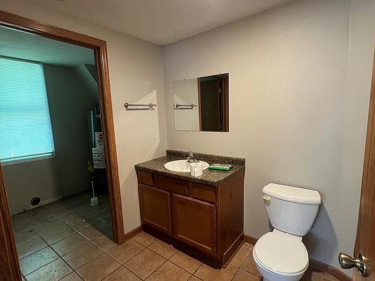 1408 Oshkosh Ave — Photo 10