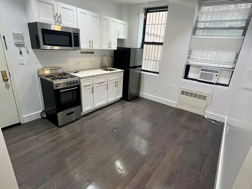 216 E 36th St #2F
