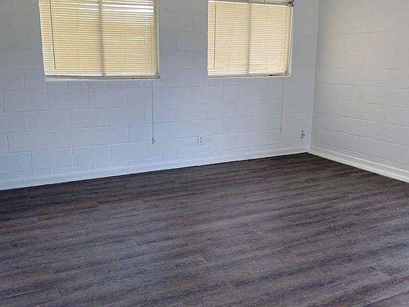 3rd image of 520 W Kleberg Ave APT 1