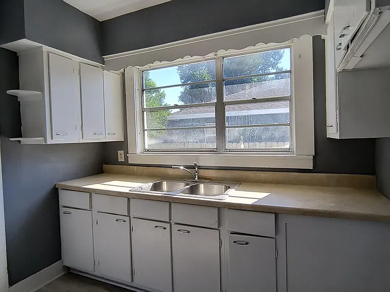 1730 Broxey Ct NE — Photo 6