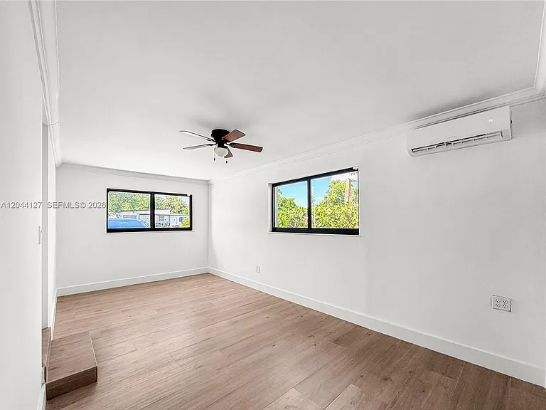55 NW 125th St — Photo 11