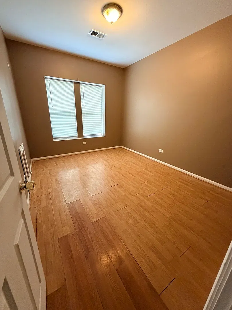 2 bed, 1100 sqft, $1,500 — Photo 4
