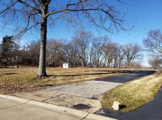 19 Ridge Crest Dr, Chesterfield, MO 63017