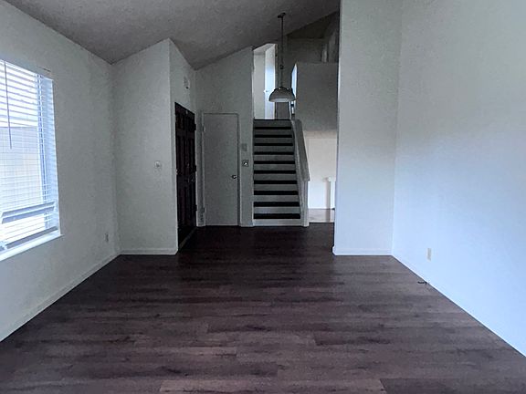 3rd image of 1044 Shandwick Ct