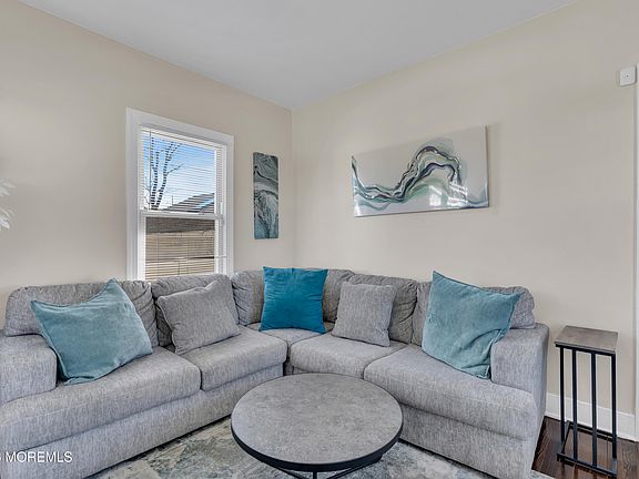 4th image of 1608 Summerfield Avenue