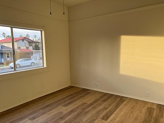 3rd image of 1602 Meade Ave #1608