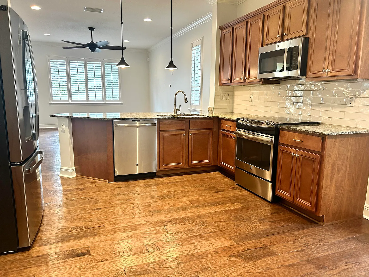 3 bed, 2.5 bath, 2278 sqft, $3,500 — Photo 3