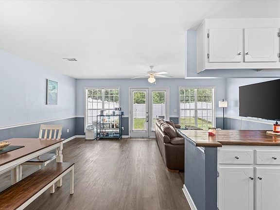 3rd image of 123 Winthrope Ln