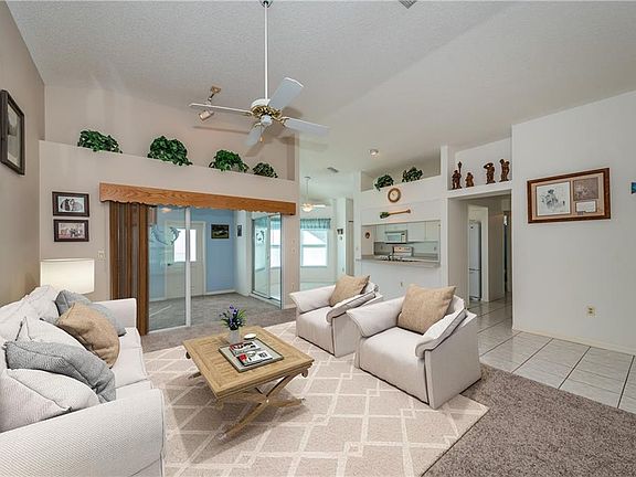 4th image of 161 Lake Shore Dr W