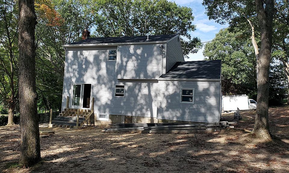 2nd image of 3 Woodrow Ln