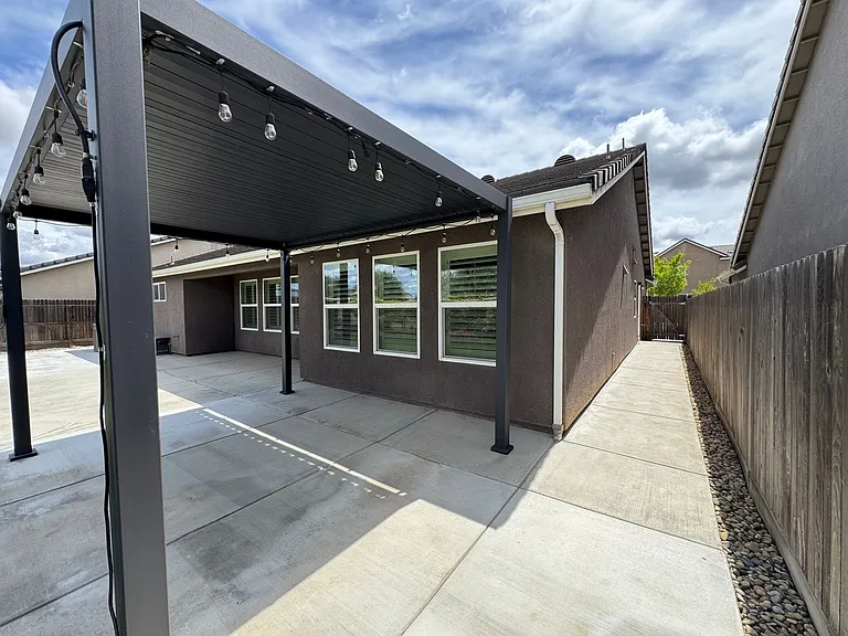 391 W Maclure Ave — Photo 25