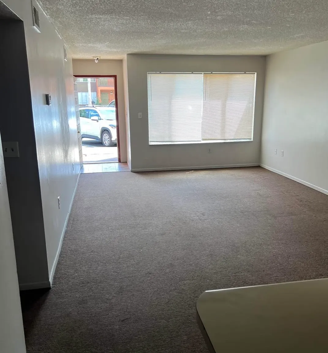2 bed, 996 sqft, $1,295 — Photo 1