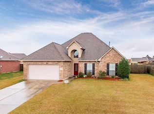 41214 New Orleans Dr, Sorrento, LA 70778
