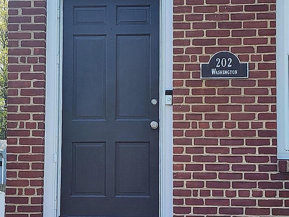 3rd image of 202 Washington St
