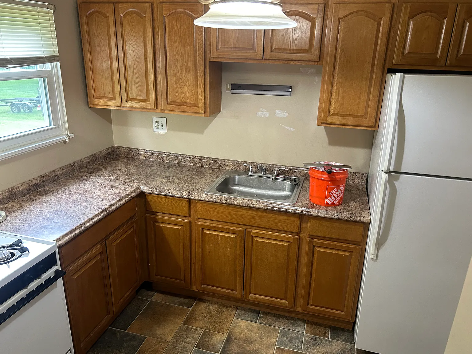 2 bed, 890 sqft, $1,300 — Photo 2