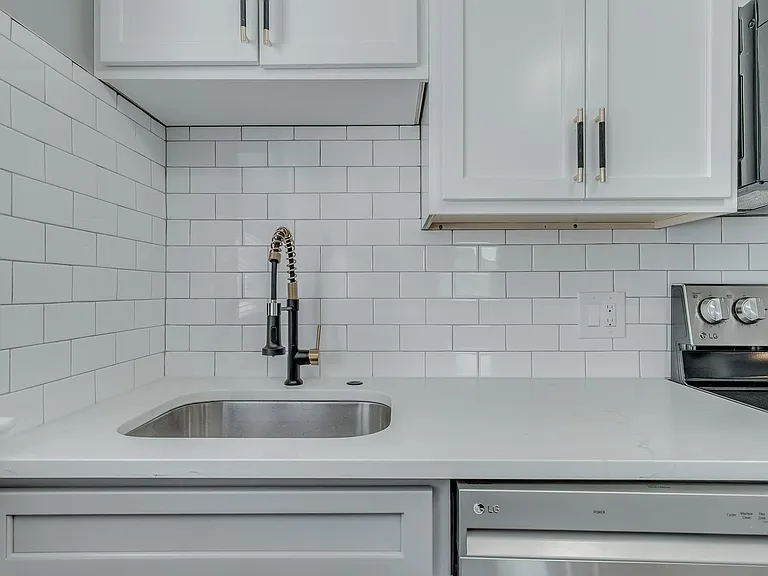 702 Motter Ave #2 — Photo 1