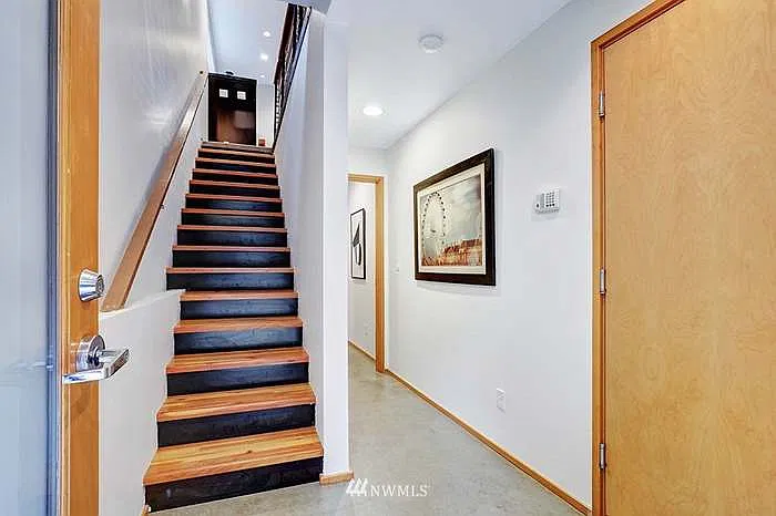 3 bed, 1624 sqft, $3,600 — Photo 2