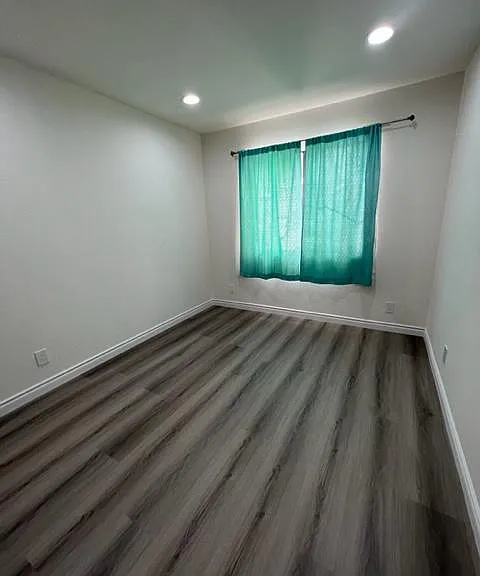 7893 Cerritos Ave — Photo 36