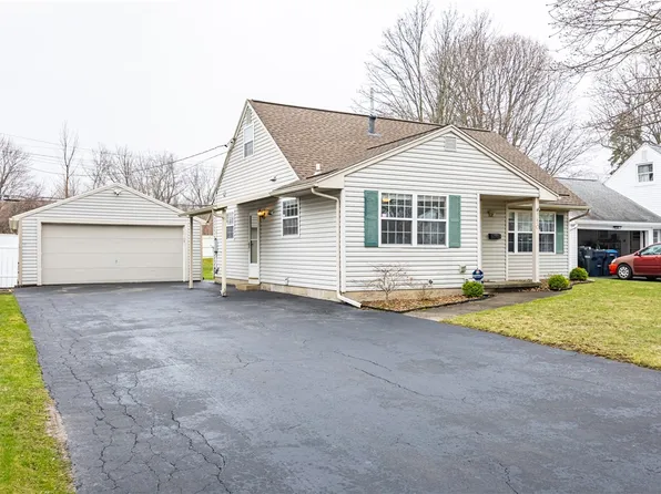 350 Shore Acres Dr, Rochester, NY 14612