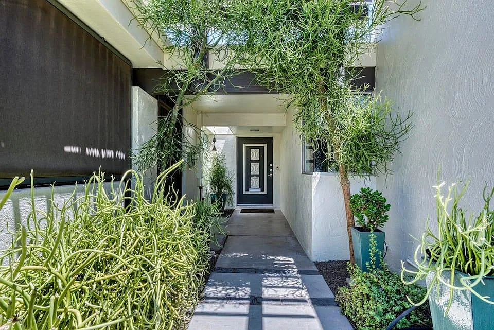 Front door - 4115 N 87th Pl