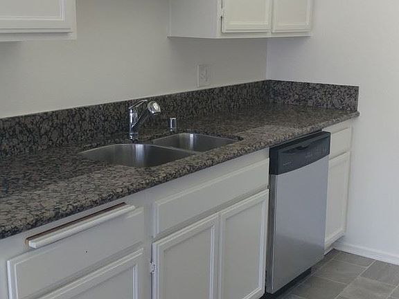 3rd image of 13138 Moorpark St APT 16
