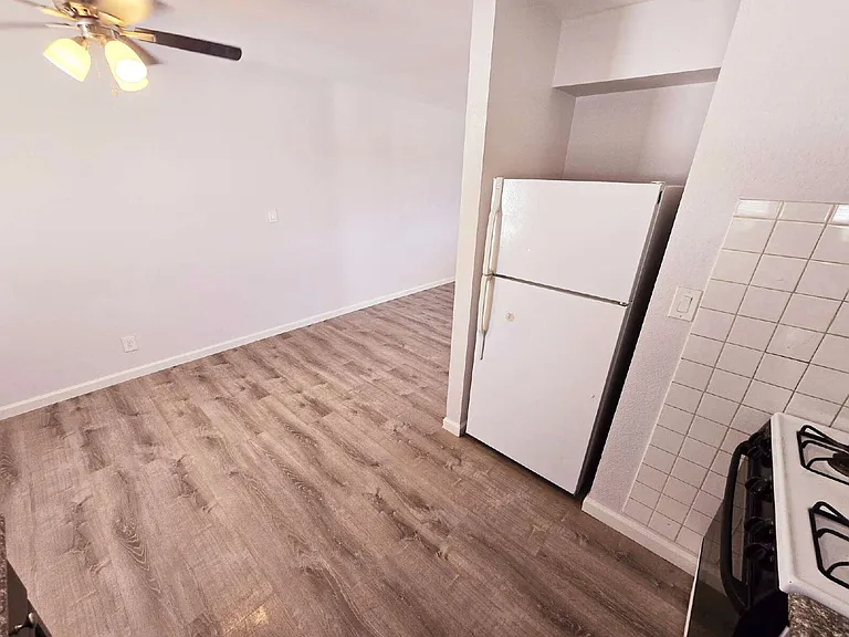 4360 Twin View Cir #3 — Photo 20