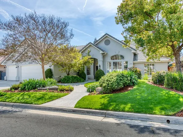 1091 E Newhall Dr, Fresno, CA 93720
