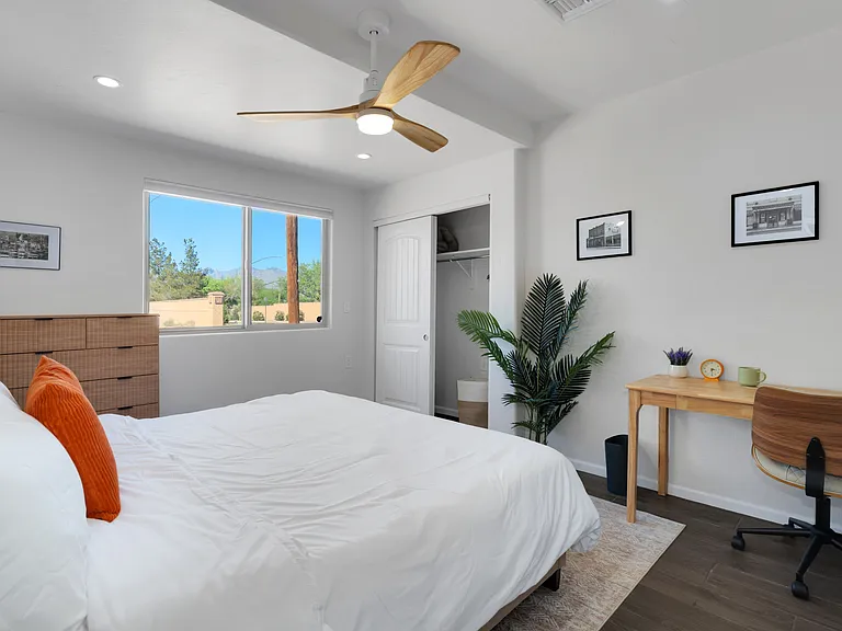 1824 E Waverly St — Photo 24