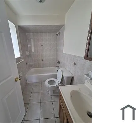 3 bed, $2,200 — Photo 4