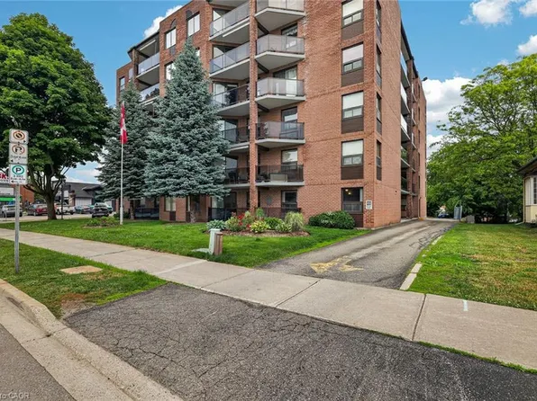 217 Thames St S #104, Ingersoll, ON N5C 2T6
