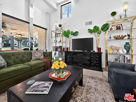 4th image of 3081 Regency Dr N