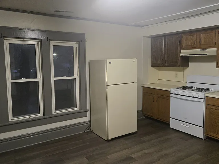 420 S Lucas St #6 — Photo 5