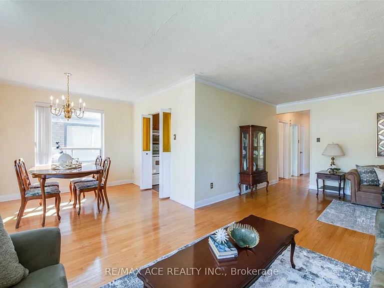 3715 Saint Clair Ave E #MAIN — Photo 3