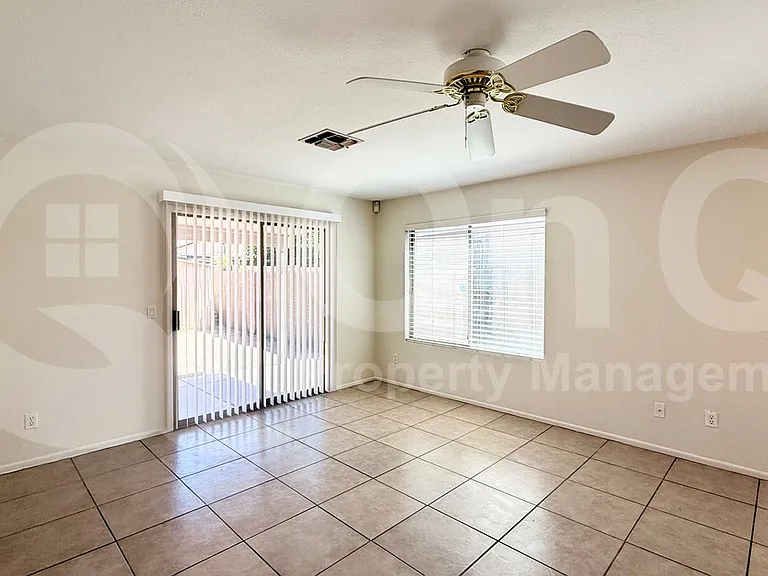 8318 W Clear Stream Dr — Photo 6