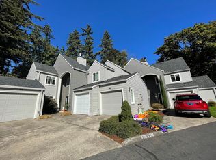 5225 Jean Rd APT 403, Lake Oswego, OR 97035