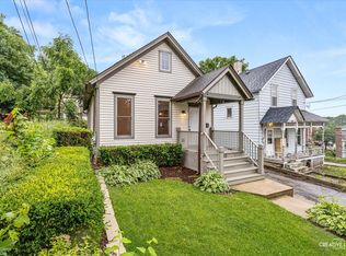 255 Bartlett Pl, Elgin, IL 60120
