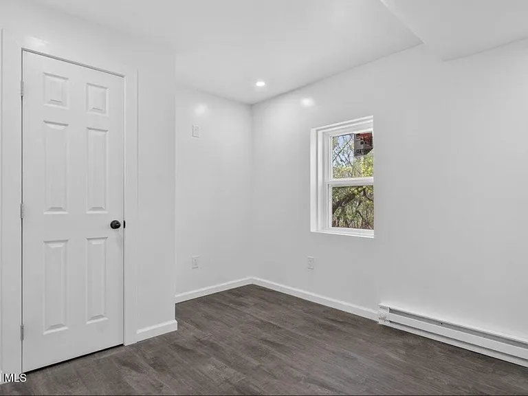 1809 Ridge Rd — Photo 2