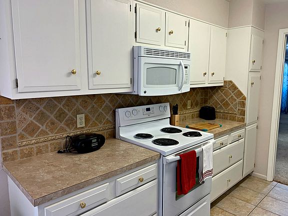 4th image of 487 Yorktown Ln