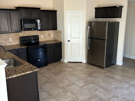 3rd image of 10010 Urbana Ave