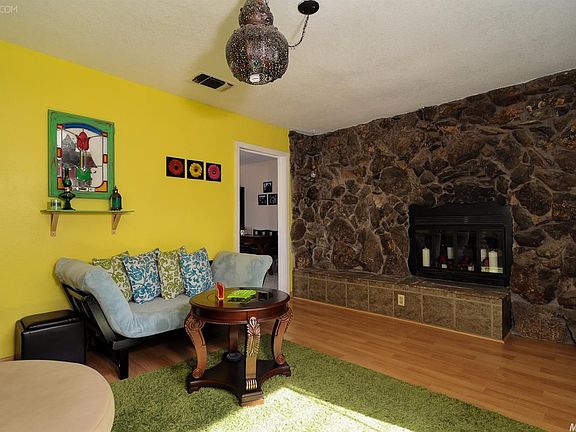 5th image of 3009 California Ave