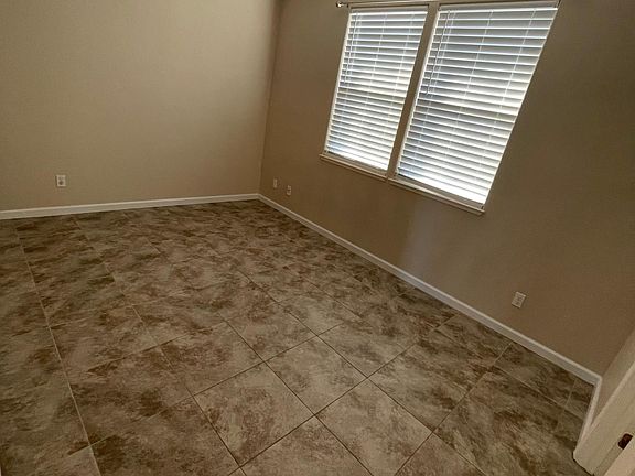 5th image of 221 Lighthouse Dr