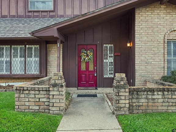 3rd image of 2701 Fairfax Dr