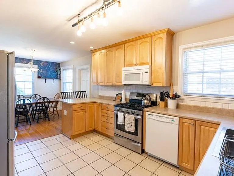 4880 Fort Ave — Photo 24