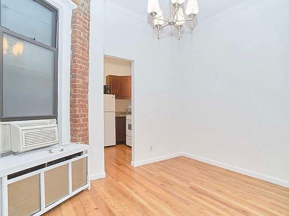 5th image of 260 W 15th St #1F