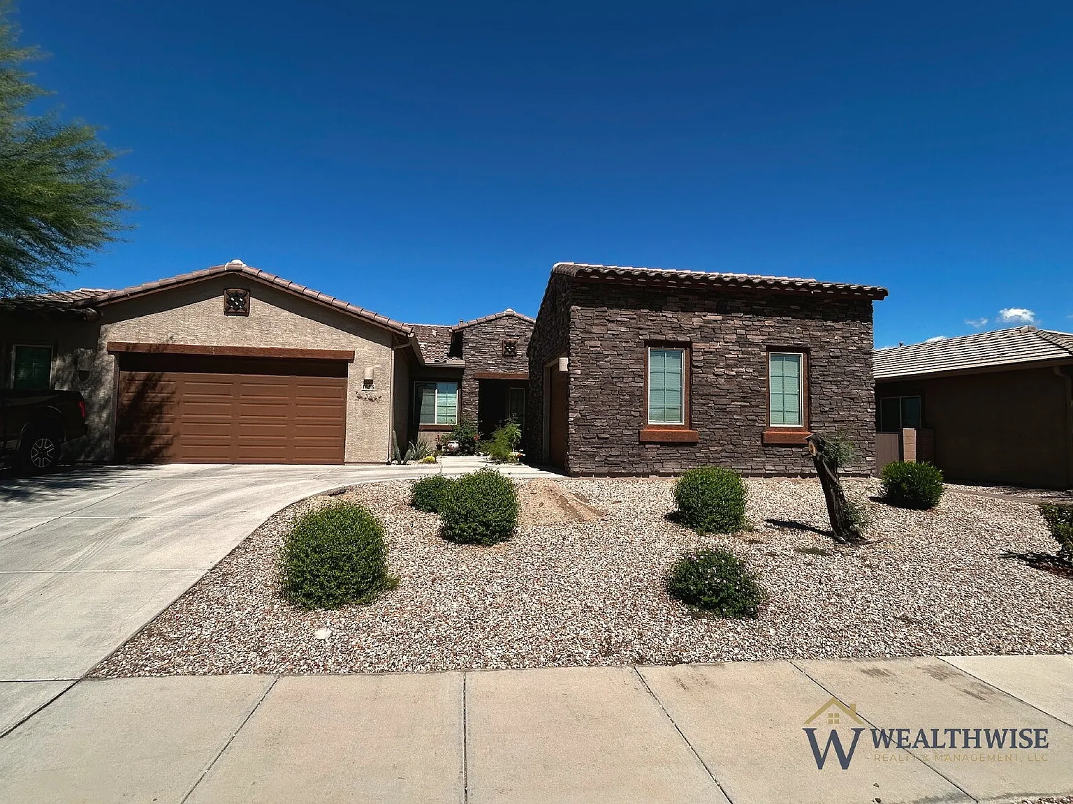 4 bed, 3.0 bath, 2856 sqft, $3,000 — Photo 1