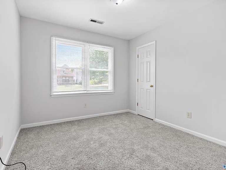 1008 Fieldstone Ct SE — Photo 13