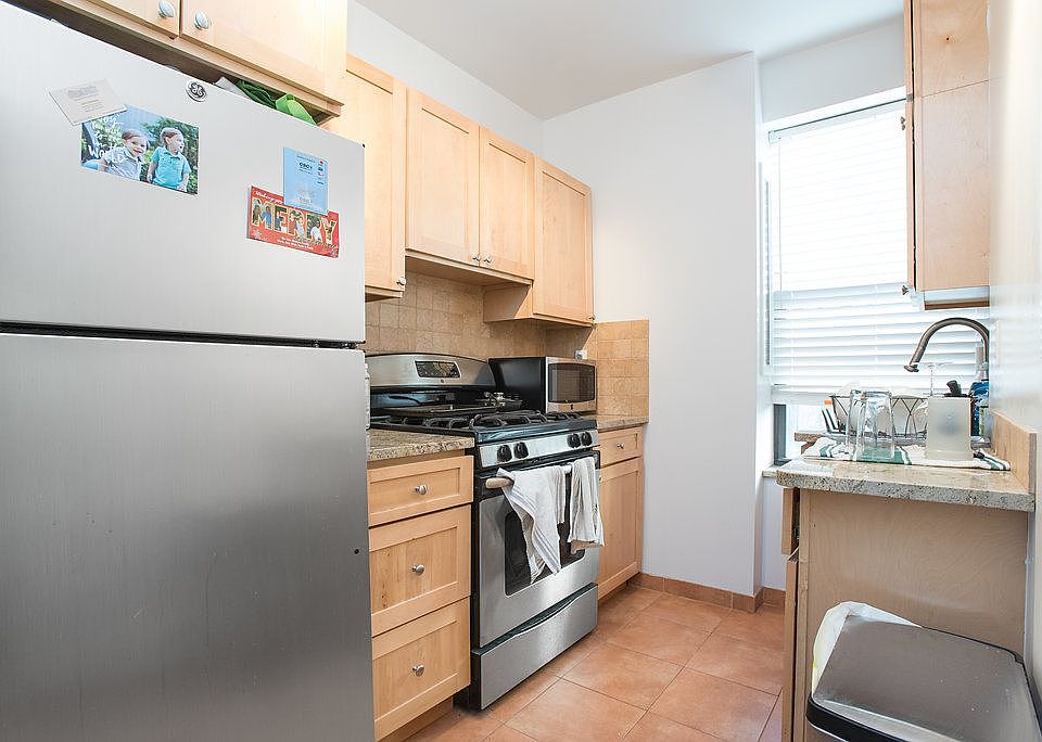 1st image of 311 W 19th St APT 31